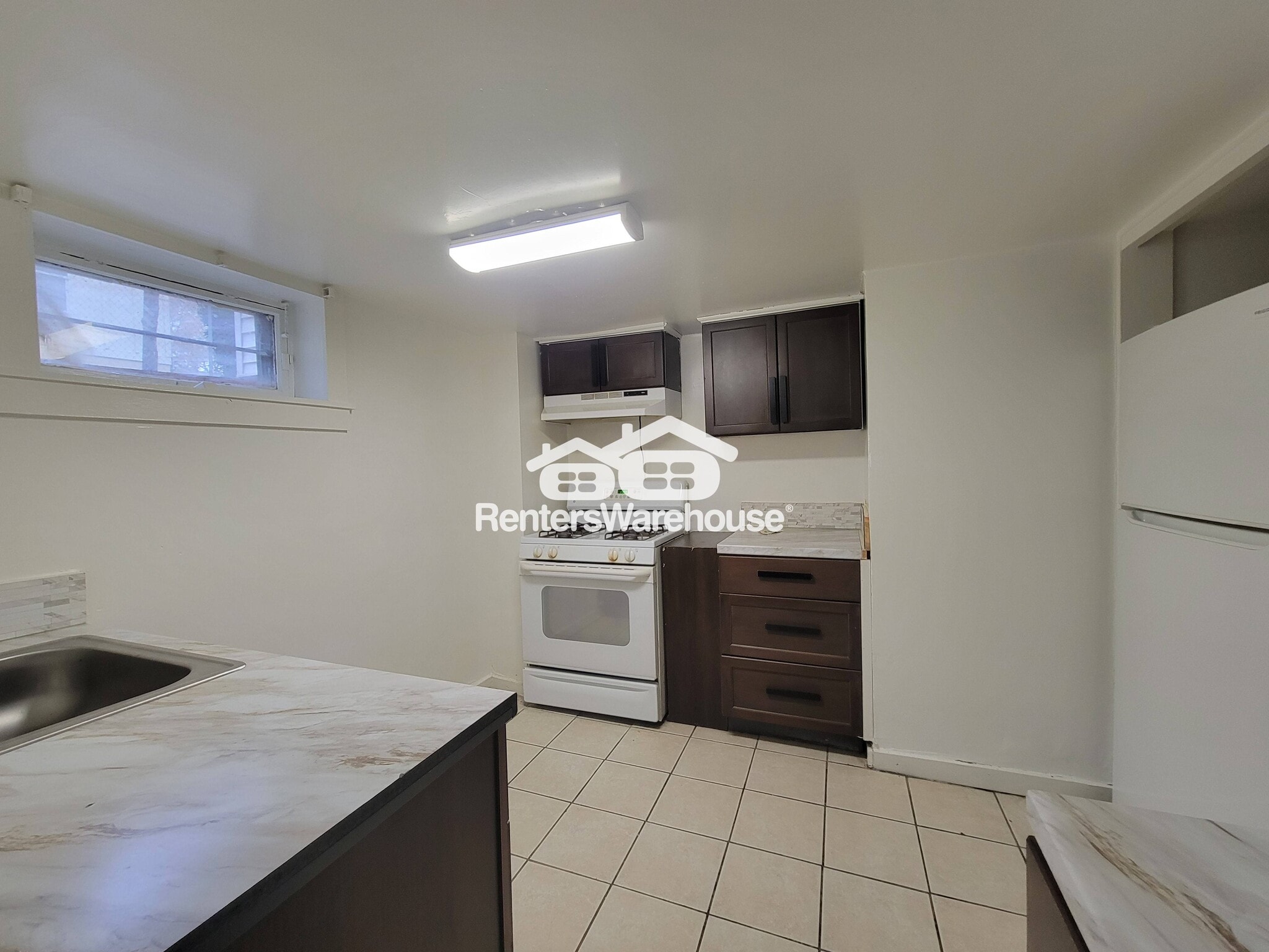 Building Photo - 1056 Regent St SW