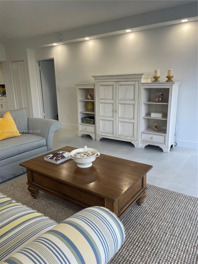 Building Photo - 10275 Collins Ave