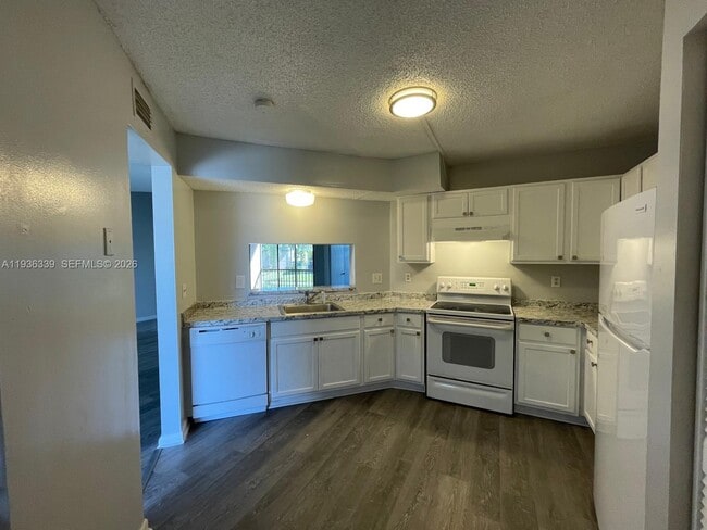 Building Photo - 1149 Independence Trail