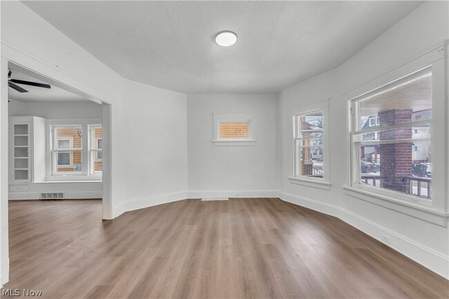 Building Photo - 414 E 148th St