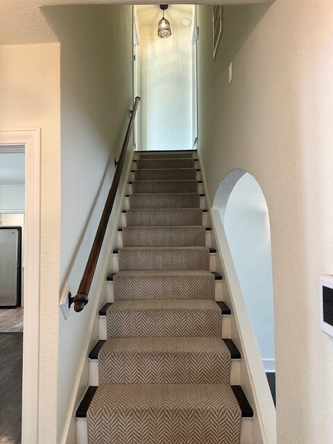 Building Photo - 212 Edgemere Ct