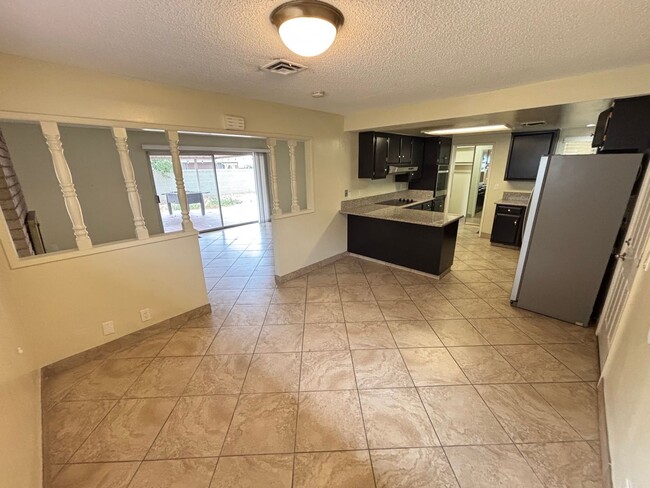 Building Photo - Beautiful single story 3BR/2BA home locate...