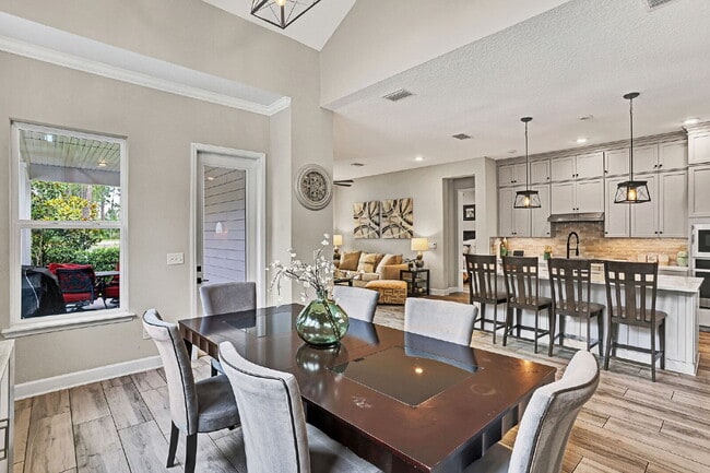 Building Photo - Like New Luxury Home For Rent In St. John County.