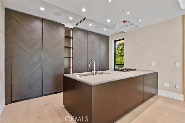 Building Photo - 5935 Yarmouth Ave