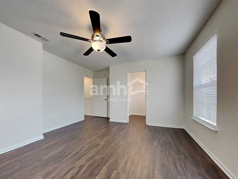 Building Photo - 12907 Old Glory Dr