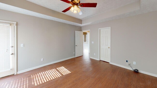 Building Photo - 860 Autumn Ridge Rd