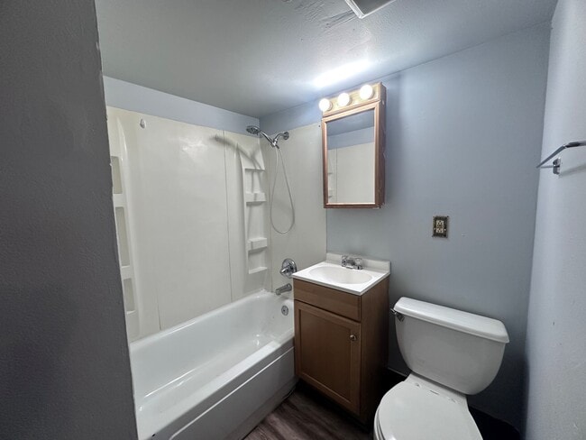 Building Photo - 614 Chandler-