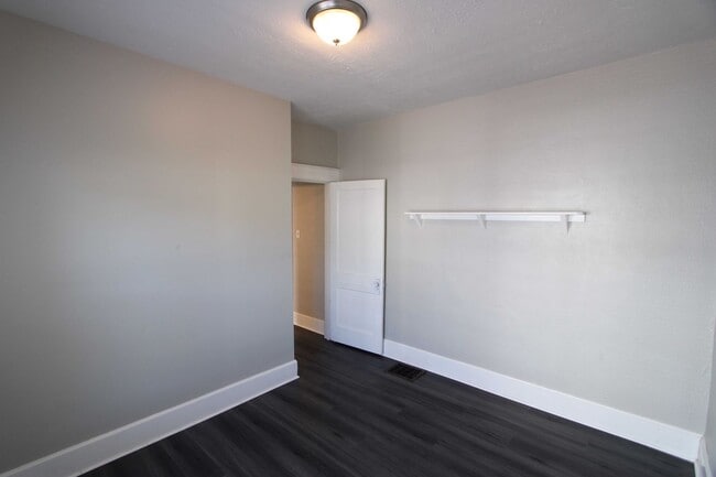 Building Photo - Quaint 2 Bed 1 Bath in Franklin