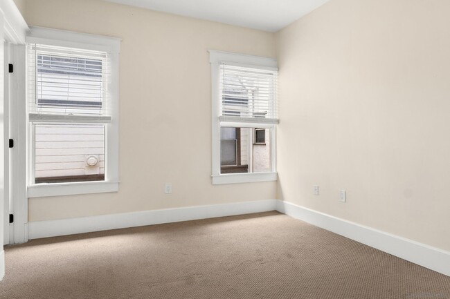 Building Photo - 2257 2nd Ave