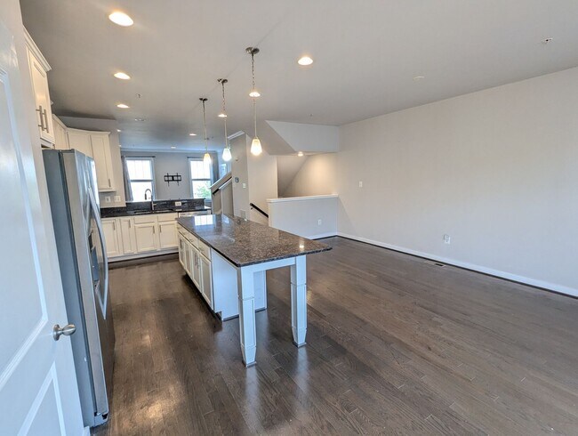 Building Photo - 1129 Lawler Dr