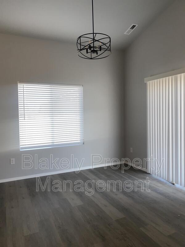Building Photo - 1415 Carrol Town Wy