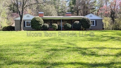 Building Photo - 2612 Haywood Rd