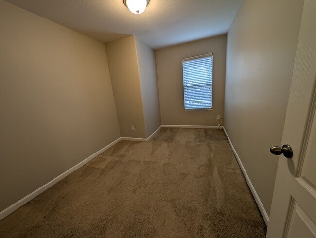 Building Photo - Spacious Townhome in Kingstree!