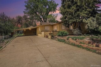 Building Photo - 895 Vance St