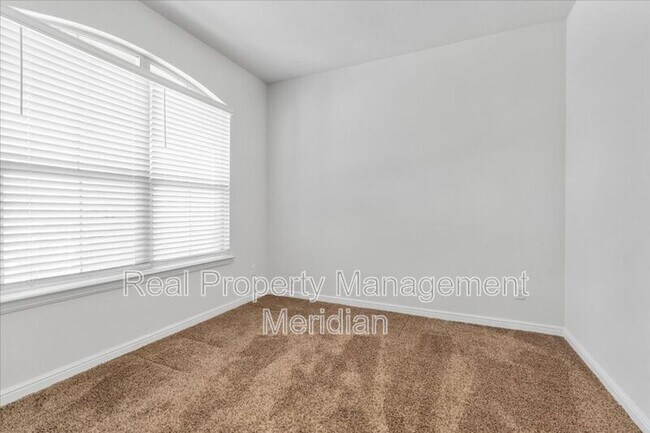 Building Photo - 1125 Ferncliff Dr