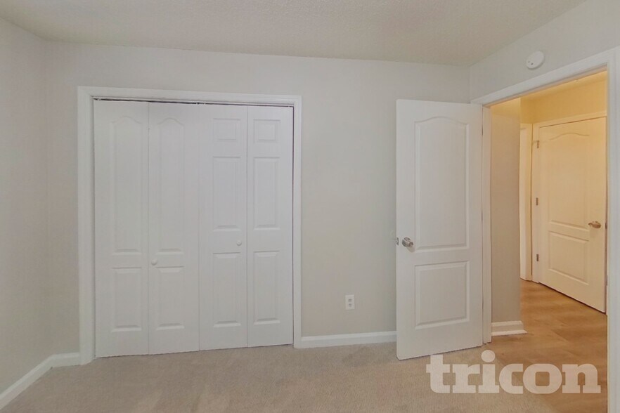 Building Photo - 511 Horseshoe Cir