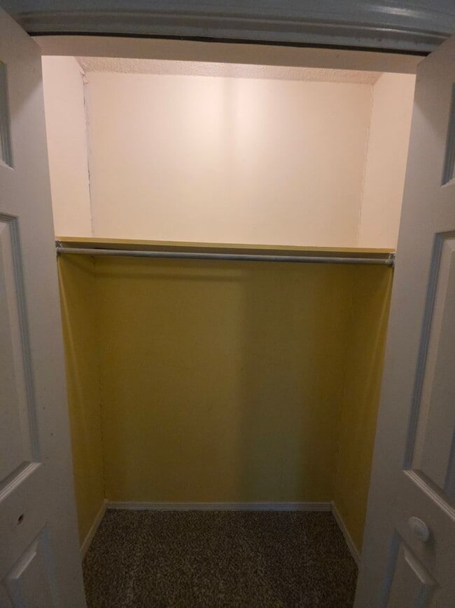 Building Photo - 408 Austin Cir