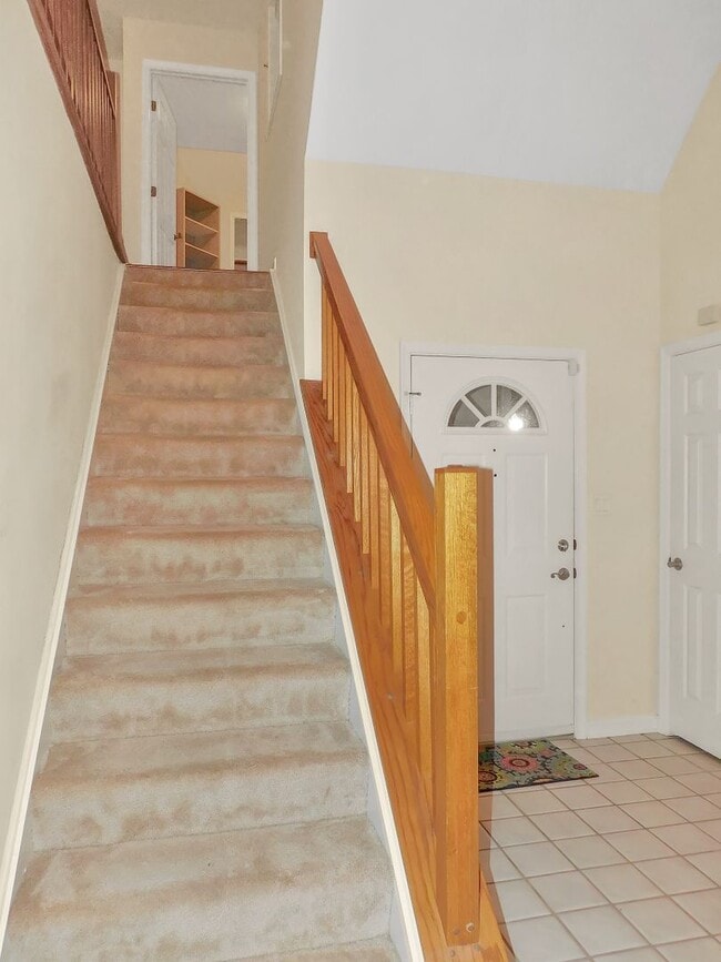 Building Photo - 48145 Mayflower Dr