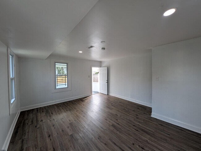 Building Photo - 519 Graff Ln