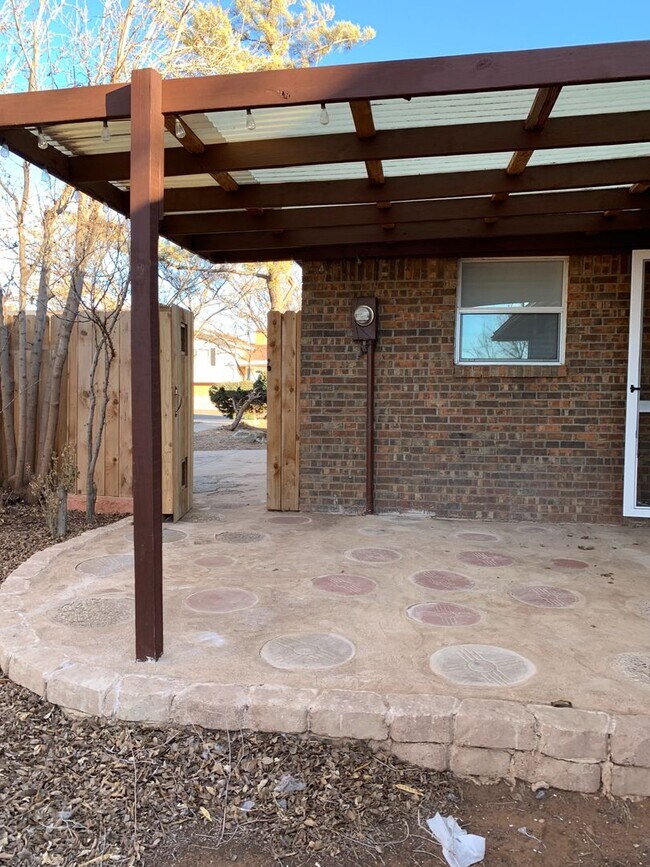 Building Photo - 1640 Courtland Cir