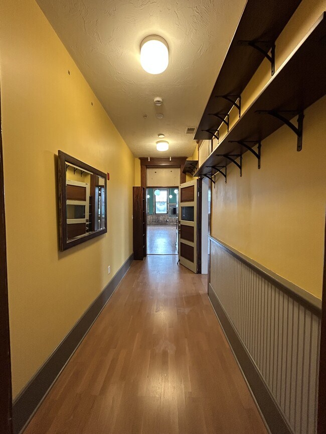 Building Photo - 28 Adams St