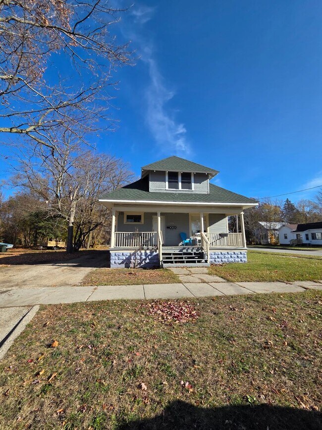 Primary Photo - 1094 Williams St