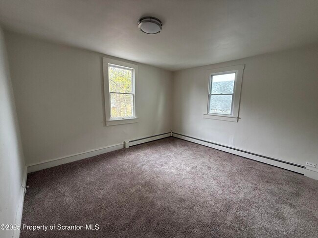 Building Photo - 949 Carmalt St