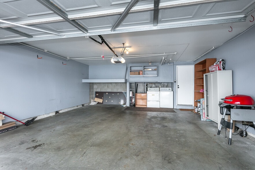 2 Car Garage with Storage - 5353 Corteen Plz