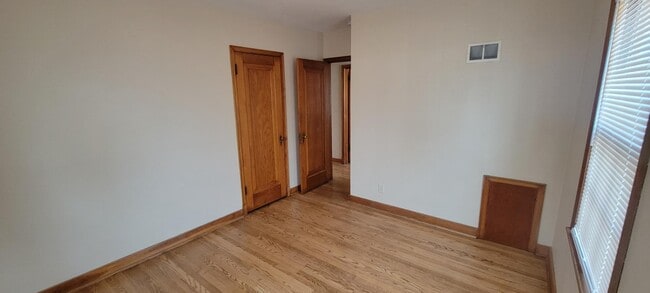 Building Photo - 24 S Pine St