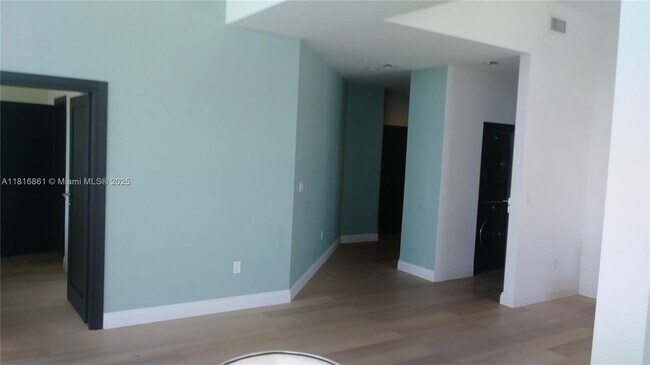 Building Photo - 7900 Harbor Island Dr