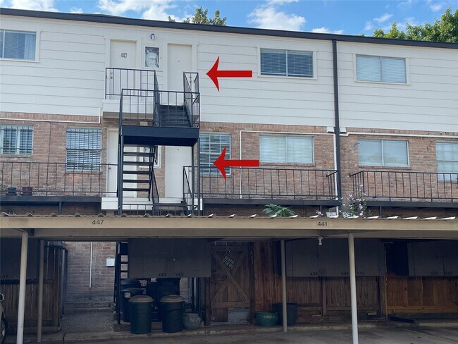 Building Photo - 443 N Post Oak Ln