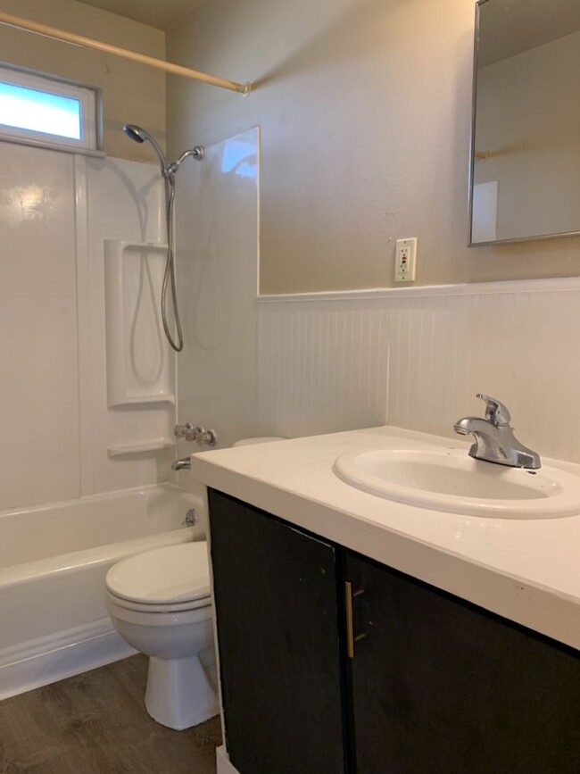 Building Photo - 1312-1314 Castlerock Drive