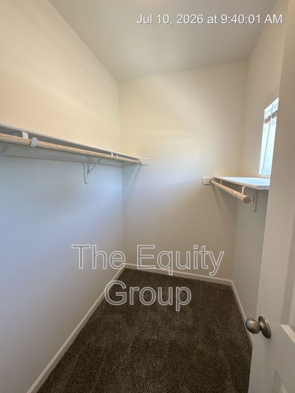 Building Photo - 735 S Pinkham St