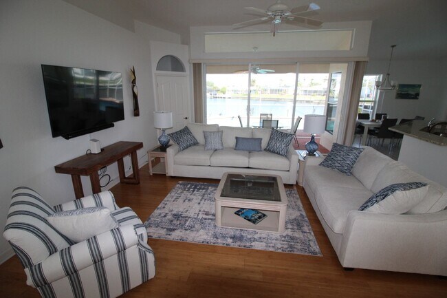 Building Photo - Short Term Rental ** Available 11/1/25 ** 3 Bed/2 Bath Pool Home ** Punta Gorda Isles** $7,500/mo