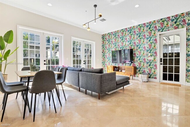 Building Photo - 3 br, 2.5 bath House - 1380 NE 24th St # 1380