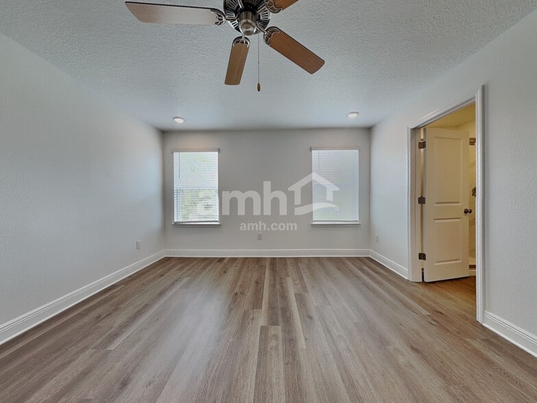 Building Photo - 6749 Atlantic Bch Ave