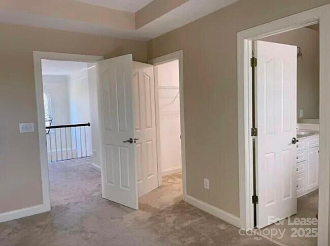 Building Photo - 14843 Middlesborough Dr