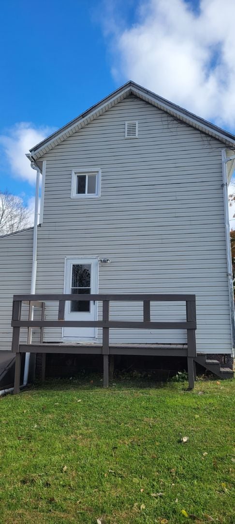 Building Photo - 2-3 bedroom home!  Only $825.00 plus utili...