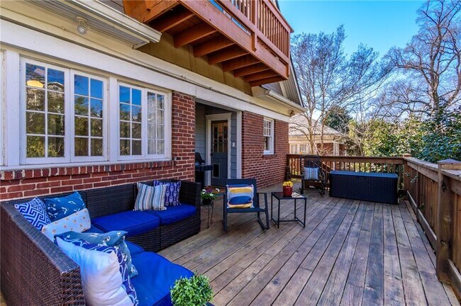 Building Photo - 628 Cooledge Ave NE