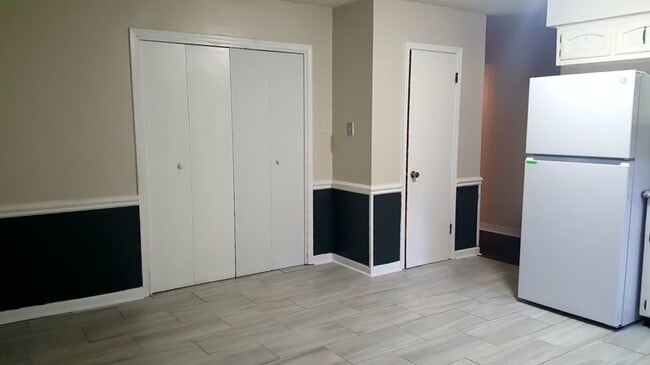 Building Photo - *****AVAILABLE NOW*****