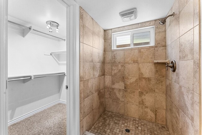 Building Photo - 4870 Santa Cruz Ave