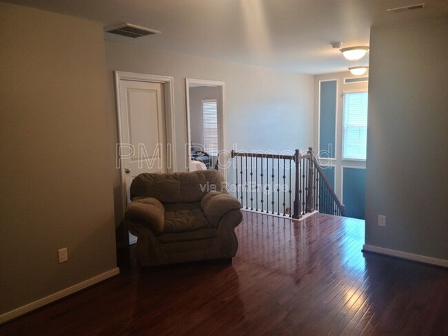 Building Photo - 7183 Yare St