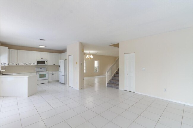 Building Photo - 1473 SW 158th Ave