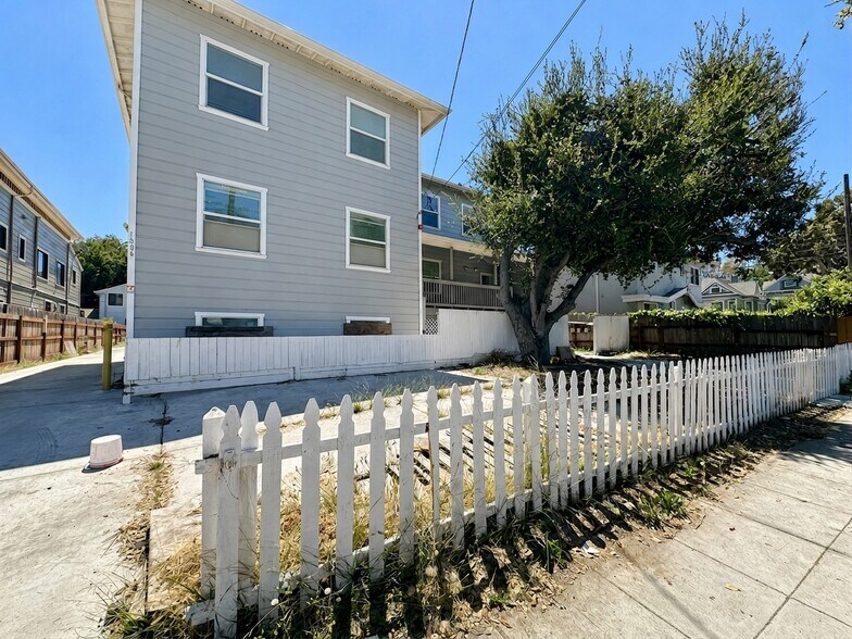 Building Photo - 1506 Lincoln Ave