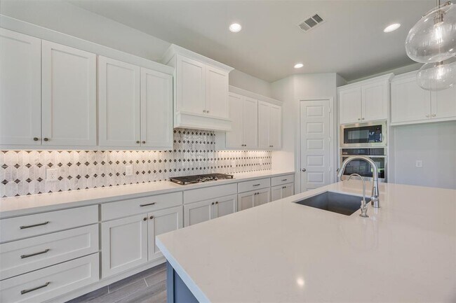Building Photo - 26310 Meadow Bliss Wy