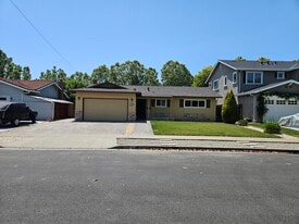 Building Photo - 1661 Arbor Dr
