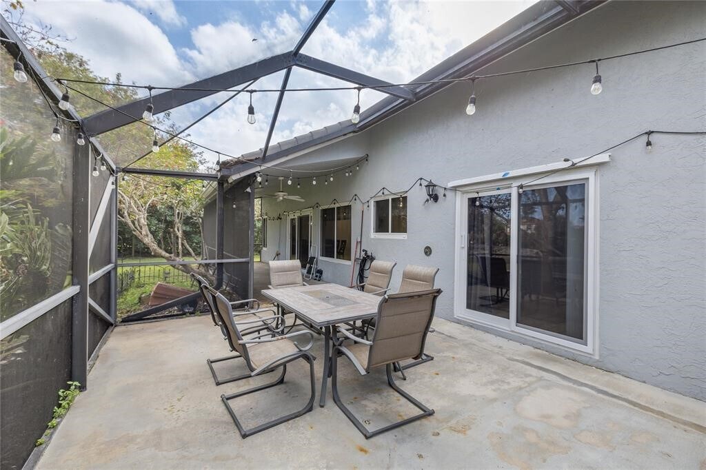 Building Photo - 5460 NW 38th Ter