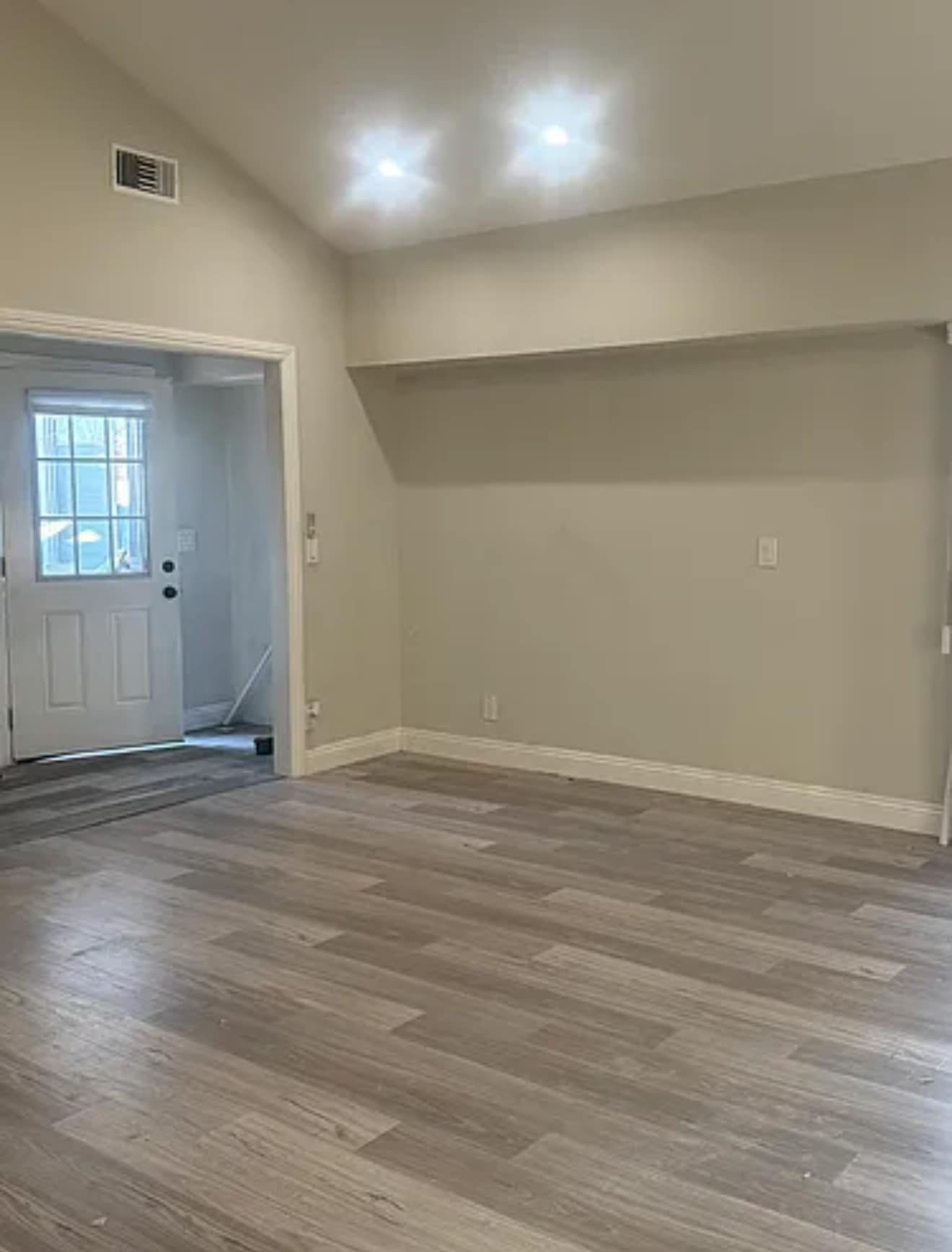 Building Photo - 681 Kenwood St