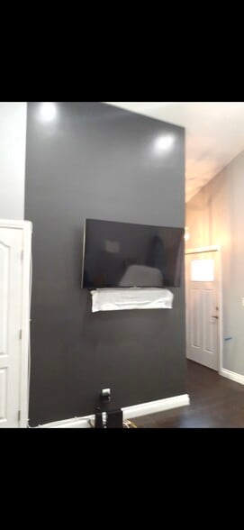 Entertainment TV wall - 3437 Caspian Dr