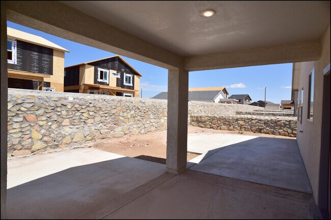Building Photo - 10617 Hidden Palm Pl